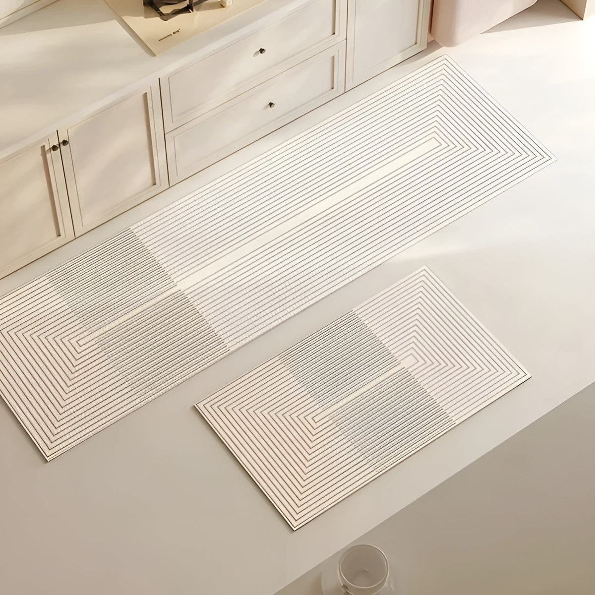 AquaStone Kieselalgen-Badmatte mit ultraabsorbierender, weicher Oberfläche und rutschfestem Design