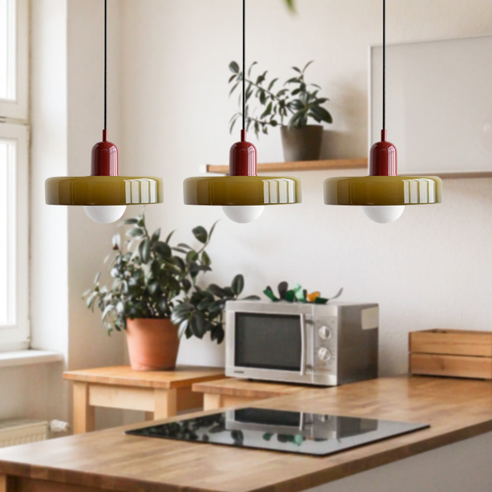 Klassisk loftlampe med raffineret design og justerbar højde