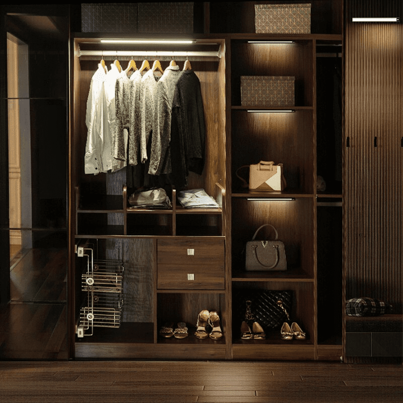 Moderne LED-Wandleuchte mit Bewegungssensor und warmweißer Beleuchtung