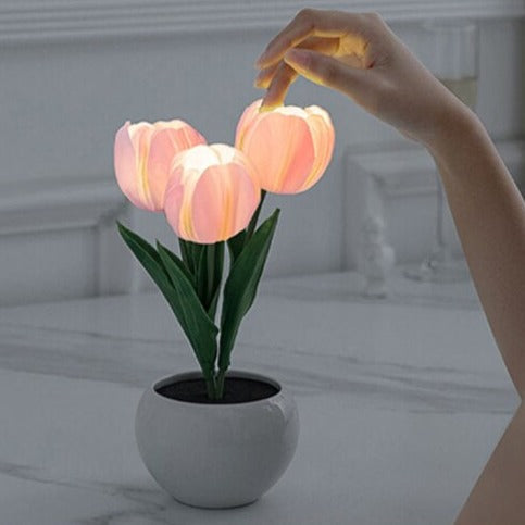 Tulipanbordlampe med varm hvid LED-belysning