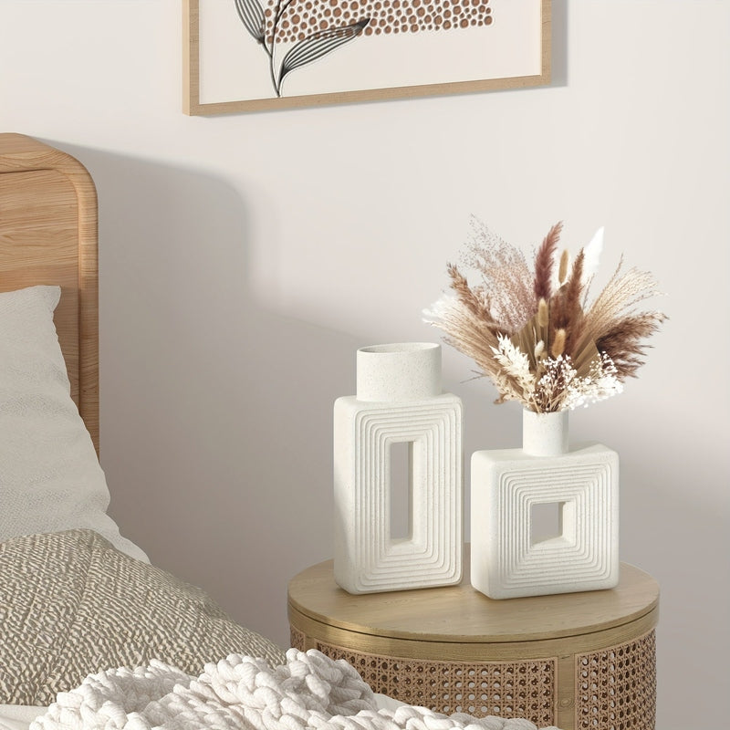 Witte keramische vazen met geometrisch ontwerp voor moderne woondecoratie