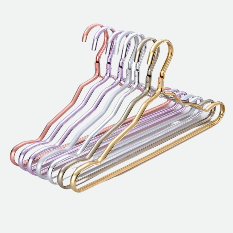 Kleiderbügel aus Aluminium mit moderner Metallic-Oberfläche