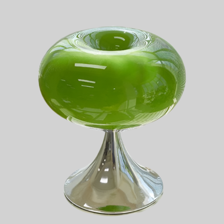 Glazen tafellamp in de vorm van een appel met vintage stijl en warm licht