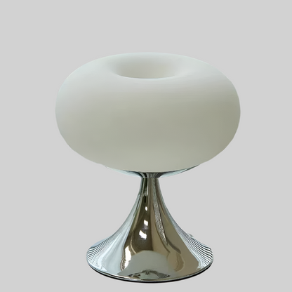 Glazen tafellamp in de vorm van een appel met vintage stijl en warm licht