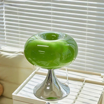 Glazen tafellamp in de vorm van een appel met vintage stijl en warm licht