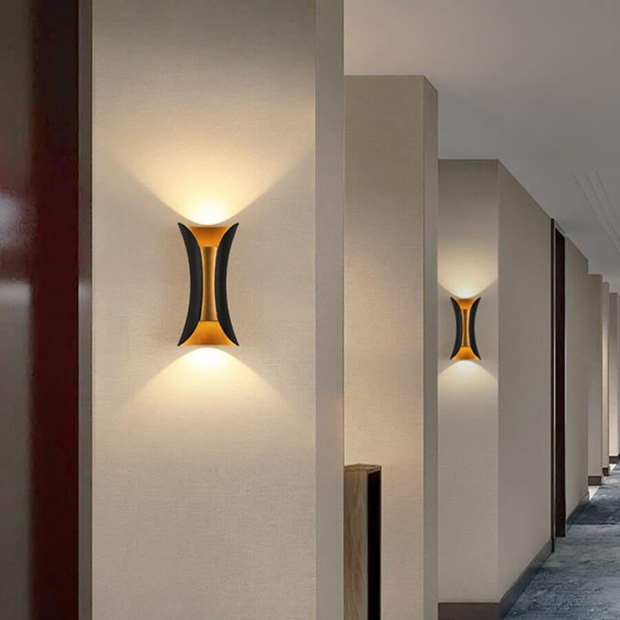Art Deco-væglampe i aluminium og akryl til udendørs brug med varm hvid LED