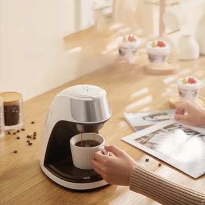 CaféNest Kompakte automatische Kaffeemaschine mit Keramiktasse