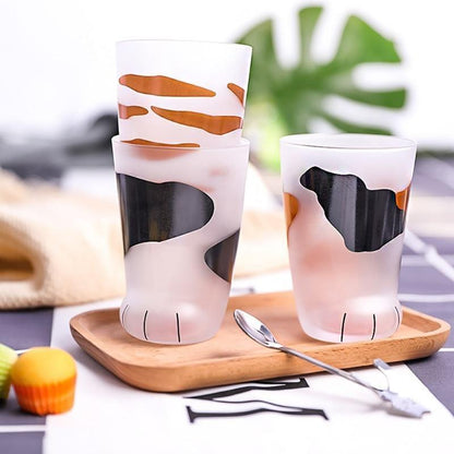 Glaskop med kattepote fremstillet af varmebestandigt glas