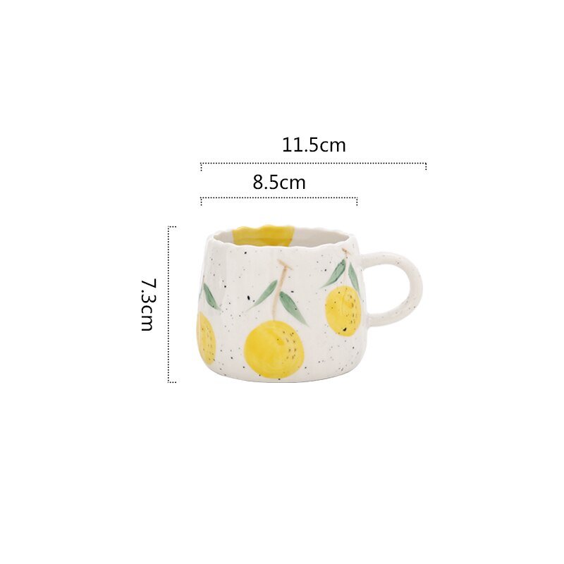 Keramische koffiemok met speels fruitdesign
