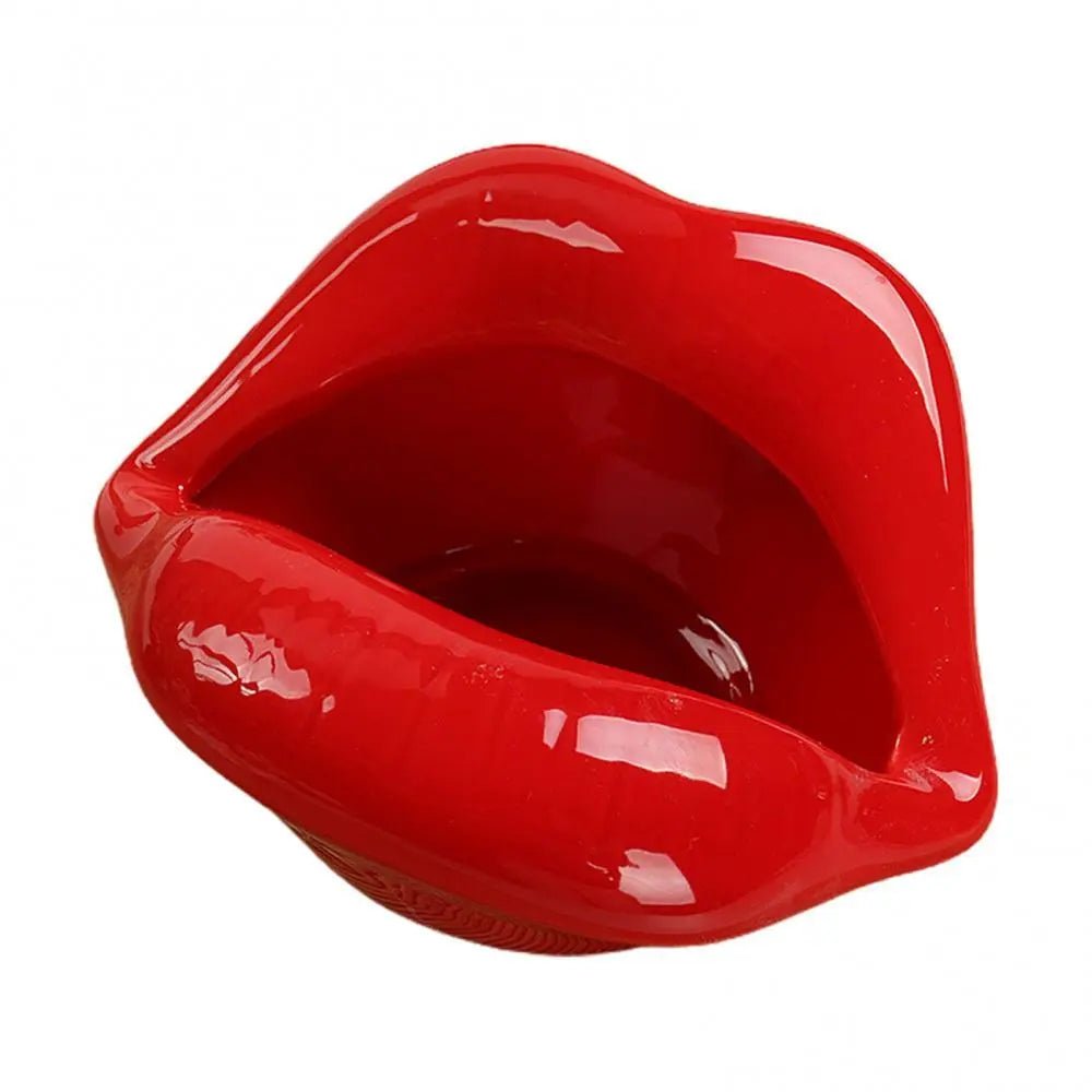 Keramischer Aschenbecher in Lippenform mit verspieltem Cartoon-Design
