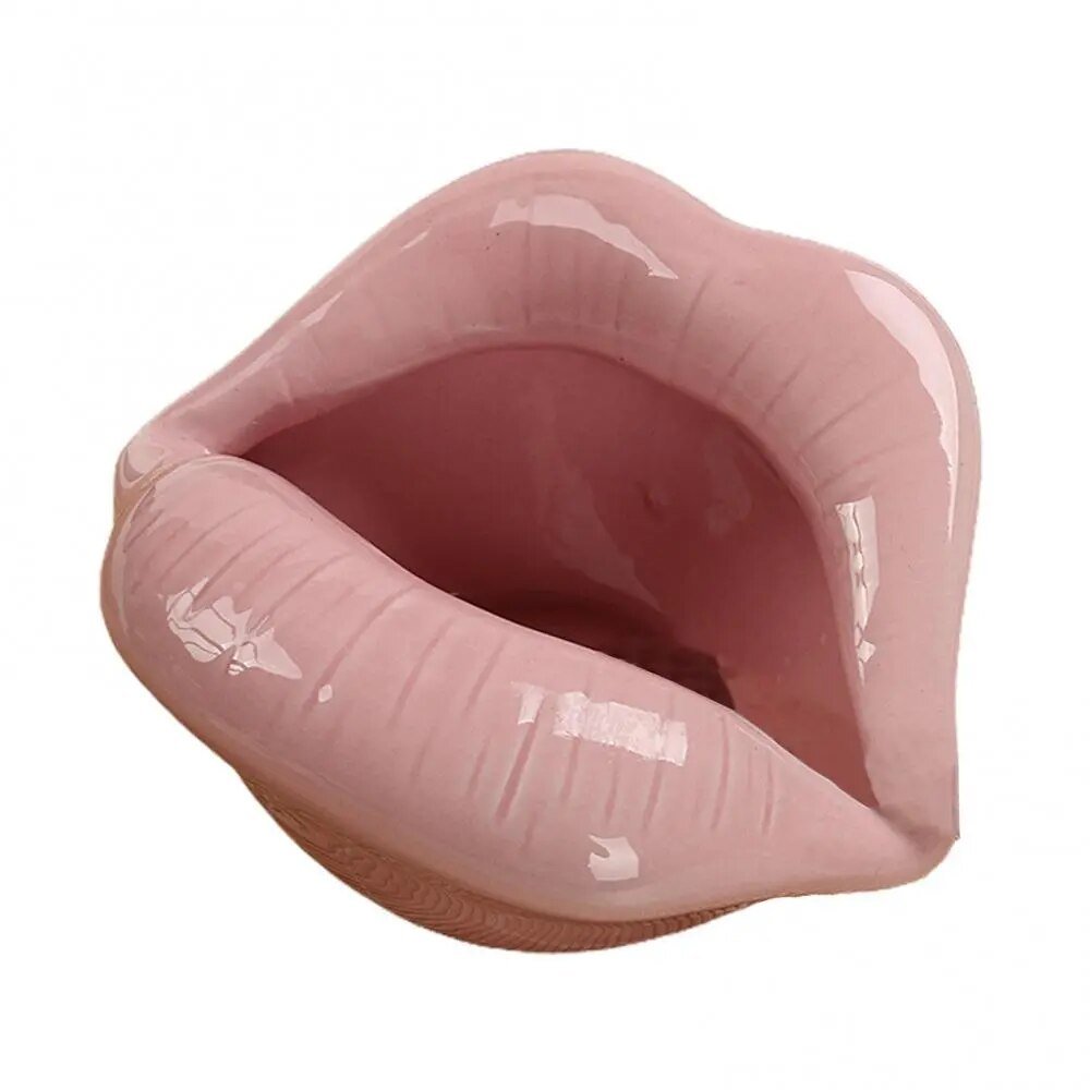 Keramischer Aschenbecher in Lippenform mit verspieltem Cartoon-Design