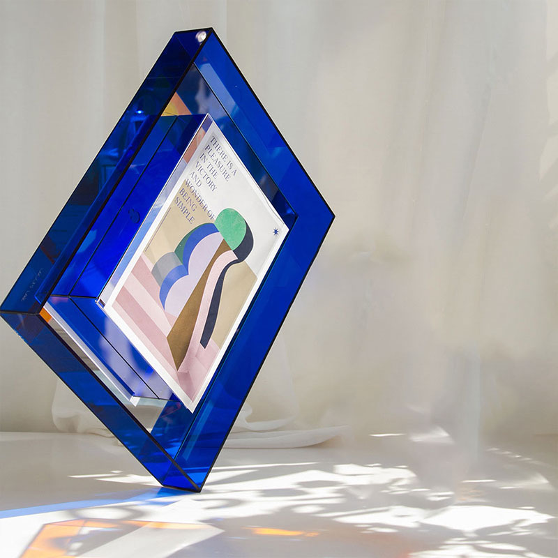 Kleurrijke fotolijst van acryl met modern ontwerp en transparant midden