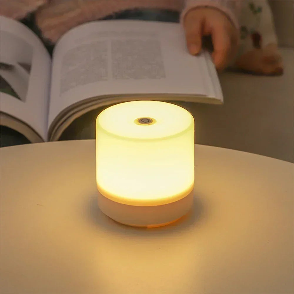Kompakte LED-Nachttischlampe mit Touch-Dimmung