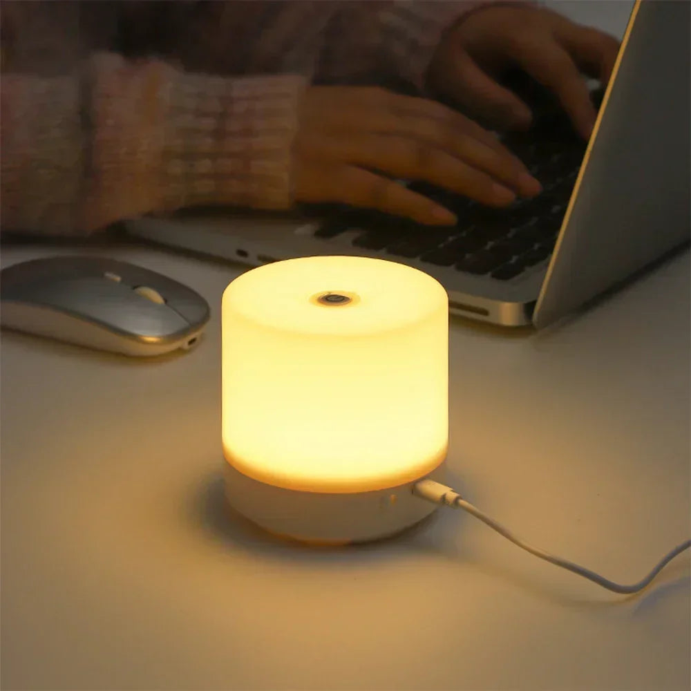 Kompakte LED-Nachttischlampe mit Touch-Dimmung