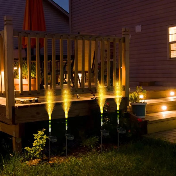 Dekorative solcellelamper til haven med sivinspireret design