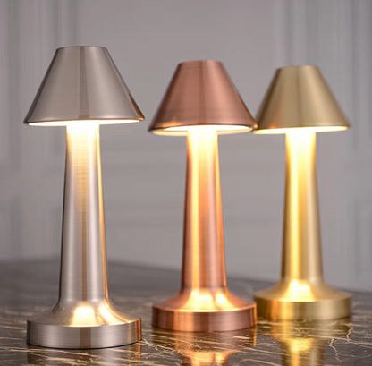 Dimmbare LED-Tischlampe mit modernem, minimalistischem Design
