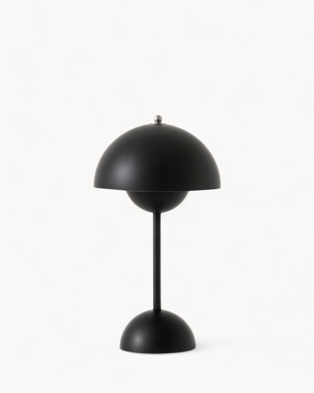 Ściemniana lampa stołowa LED o skandynawskim metalowym designie