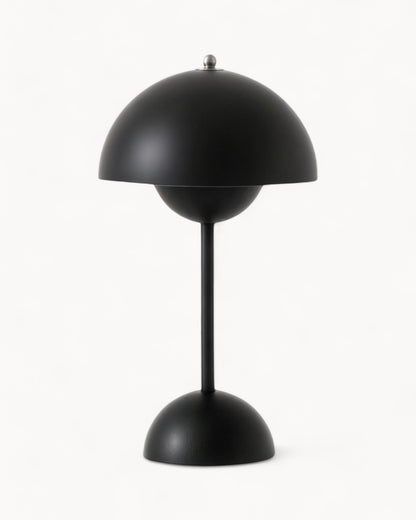 Ściemniana lampa stołowa LED o skandynawskim metalowym designie