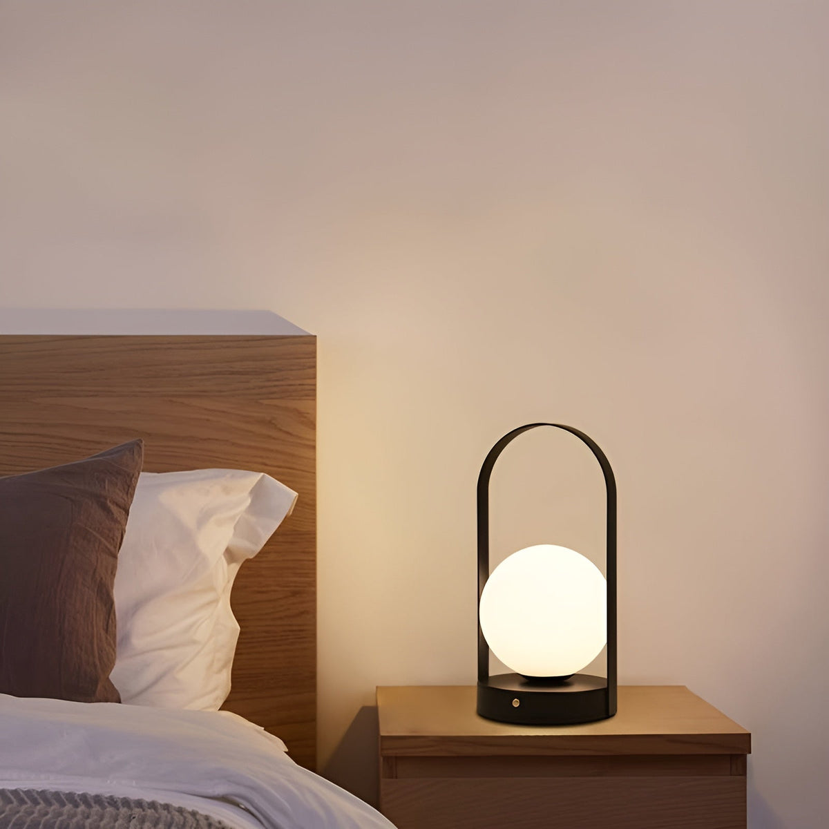 Dæmpbar trådløs LED-bordlampe med touchbetjening og genopladeligt batteri
