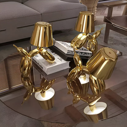 Hundformet LED-bordlampe med galvaniseret metalfinish til bolig og kontor