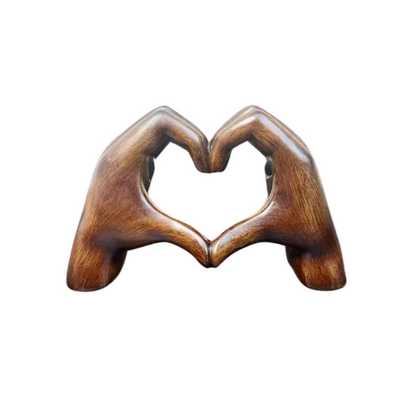 Elegant hjertefigur i resin med glat finish og gaveæske