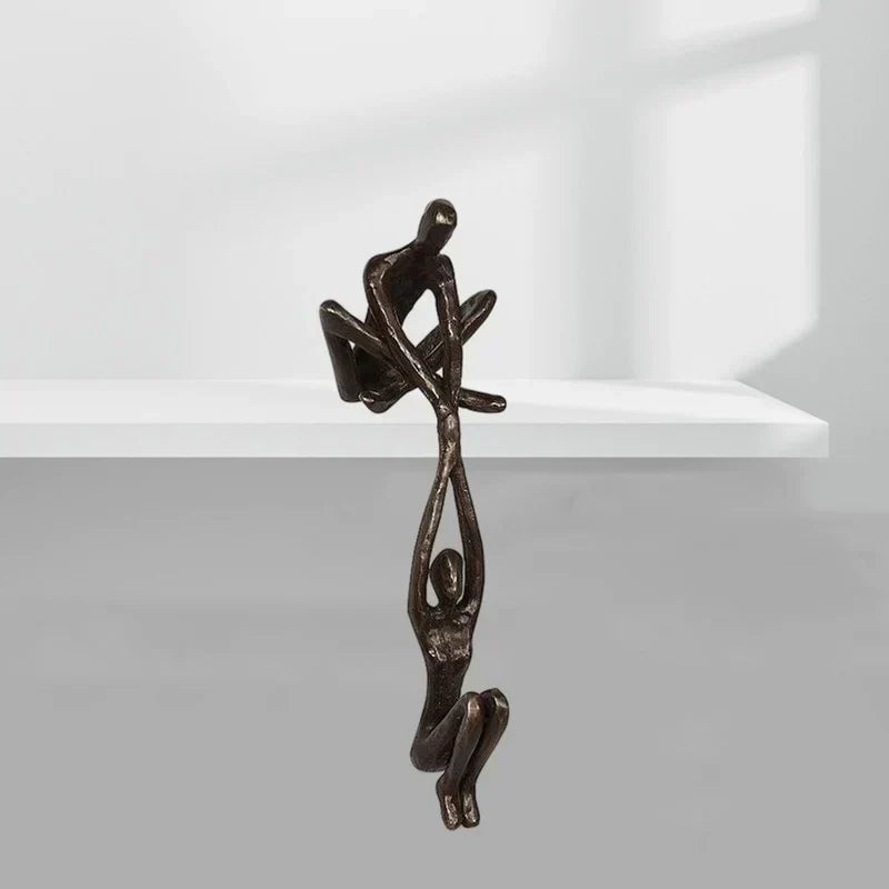 Elegant skulpturfigur i harpiks, der symboliserer kærlighed, balance og harmoni