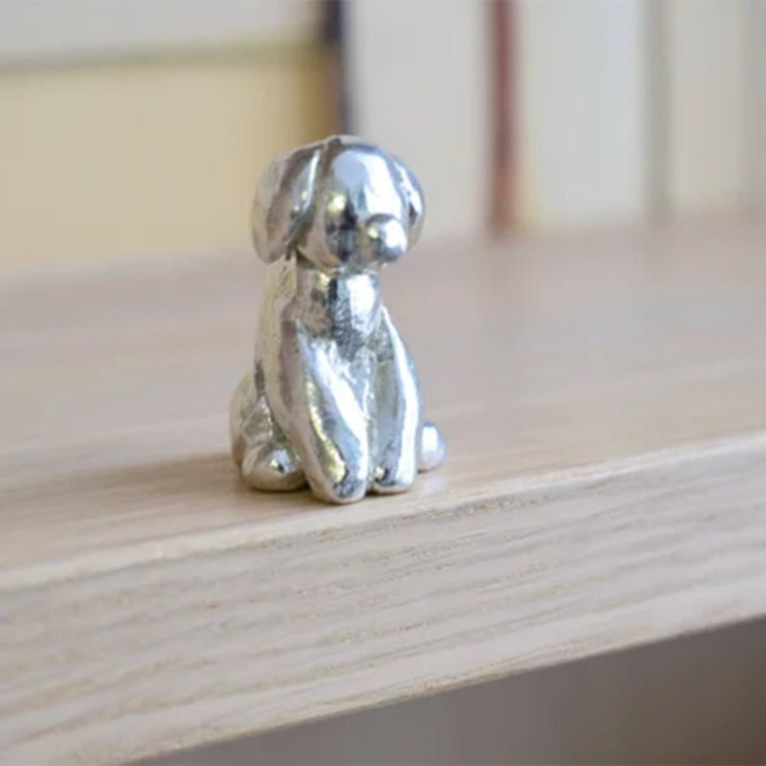 Familieskulptur – håndlavet dekorationsfigur, der symboliserer familiens sammenhold