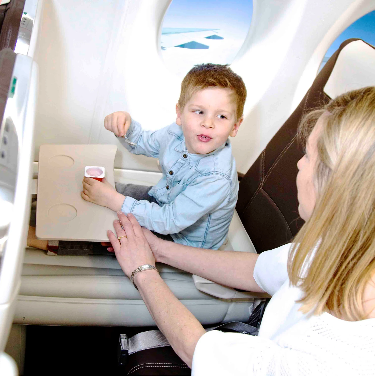 FlyEase aufblasbares Flugzeugbett für Kinder – Tragbares Reisekissen zum Schlafen