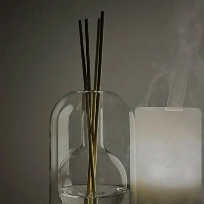 Glas-Raumduft-Diffuser mit Holzakzenten und 8 Duftstäbchen