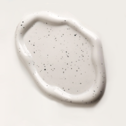 Glaseret dekorativ bakke i keramik med uregelmæssigt design