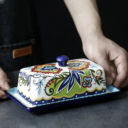 Håndmalet keramisk smørskål med traditionelt italiensk design