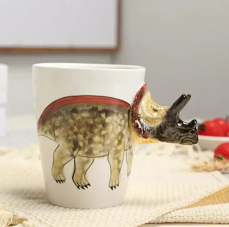 Håndmalet keramikkrus med dinosaur i 3D-design til kaffe og te