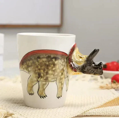 Håndmalet keramikkrus med dinosaur i 3D-design til kaffe og te
