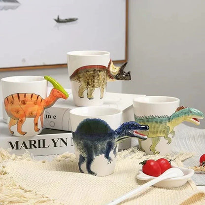 Håndmalet keramikkrus med dinosaur i 3D-design til kaffe og te