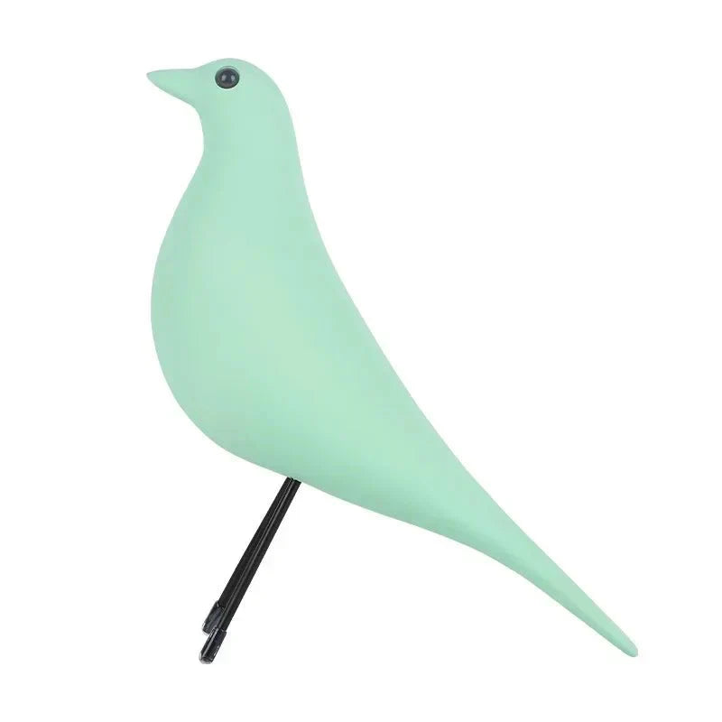 Handgefertigte Vogelhausdekoration mit verspieltem dekorativem Design