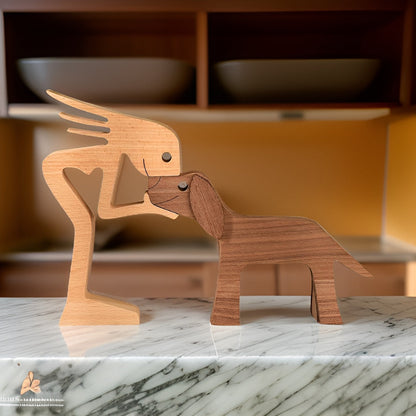 Handgefertigte Skulptur aus Massivholz mit Mensch und Hund in emotionalem Design