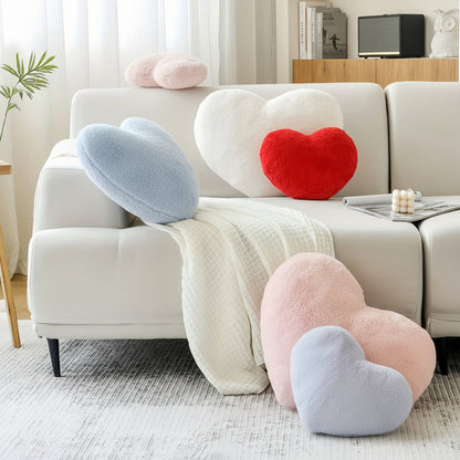 Hjerteformet blød pyntepude til sofaen