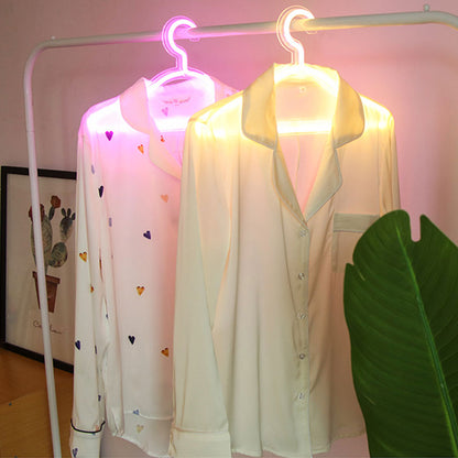 LED-Kleiderbügel mit Neonbeleuchtung und USB-Aufladung