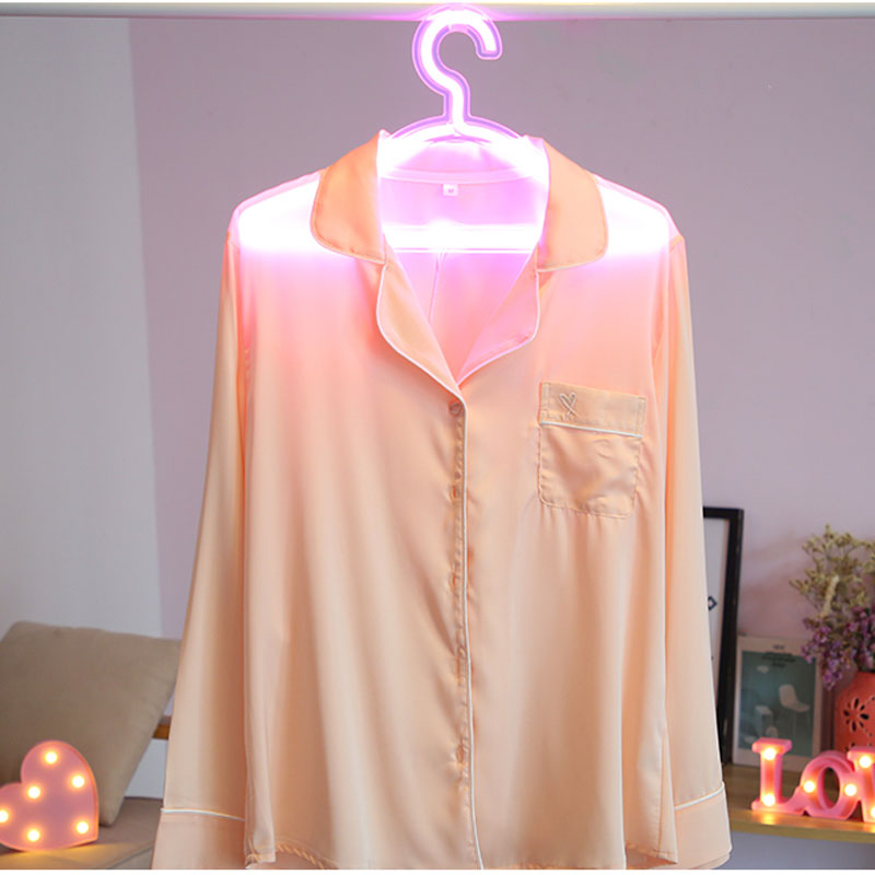 LED-Kleiderbügel mit Neonbeleuchtung und USB-Aufladung