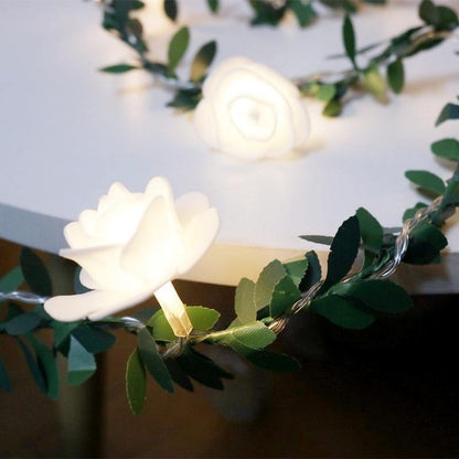 LED-lyskæde med vinranker samt blade og blomster