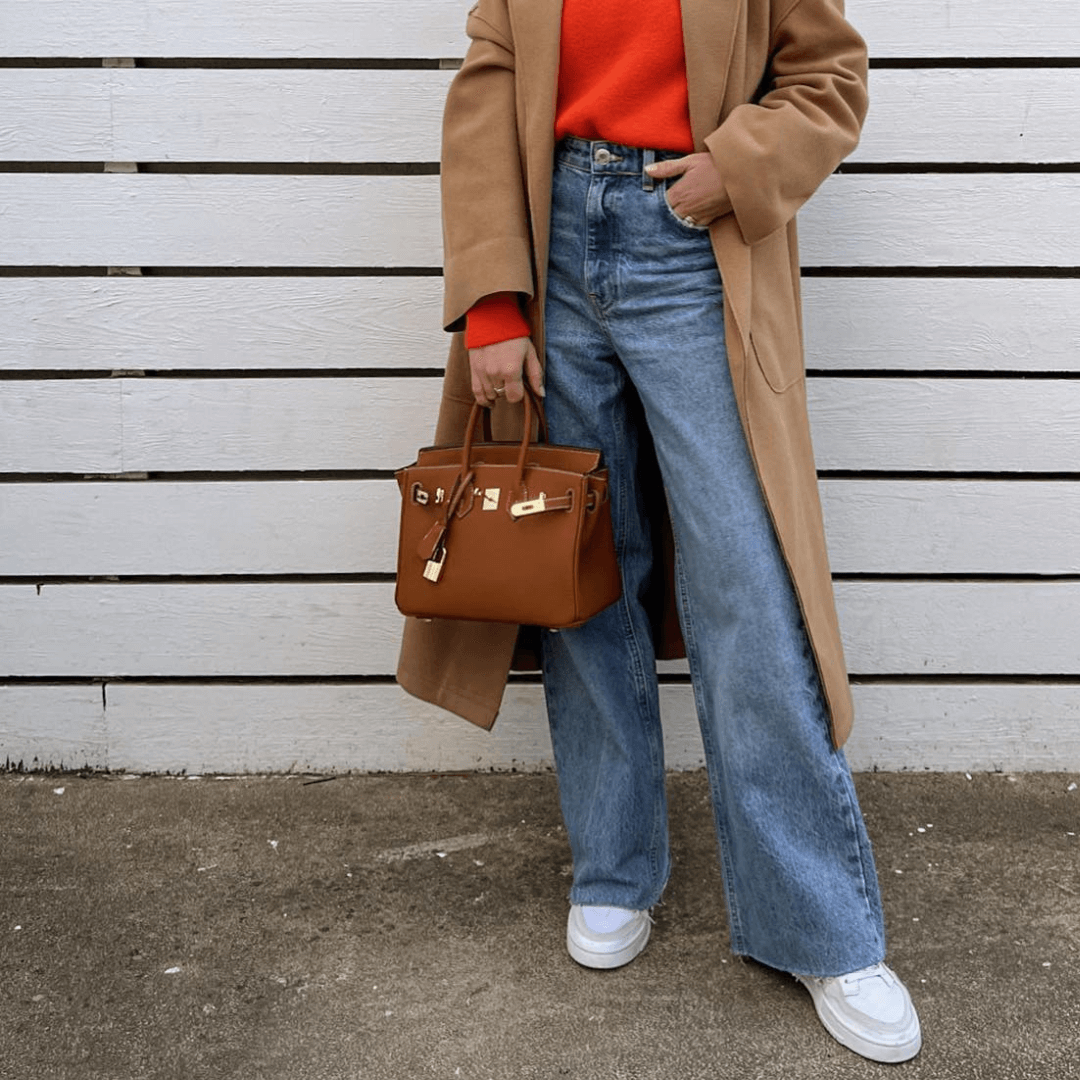 Lederhandtasche für Damen mit verstellbarem Riemen und geräumigem Design  
