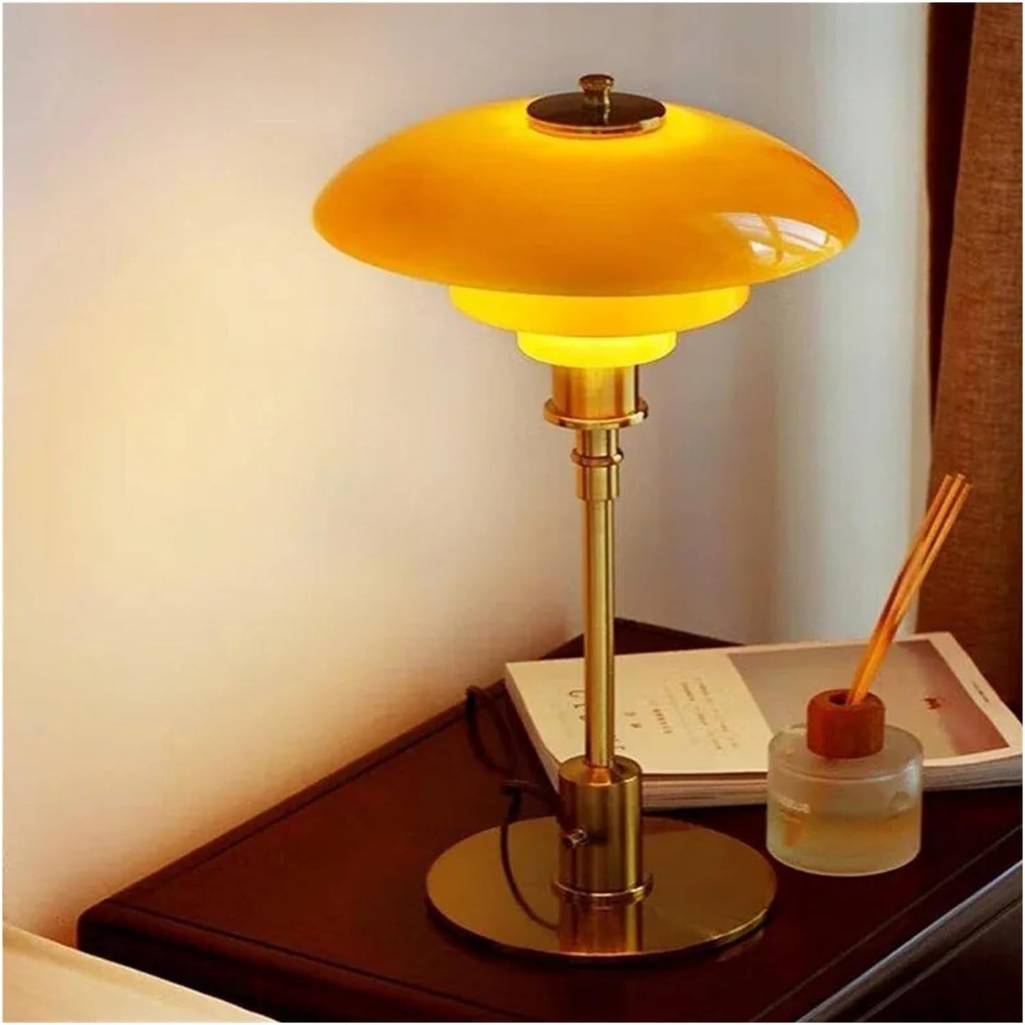 Lena Nordic LED Tischlampe Skandinavische Glas-Akzentbeleuchtung