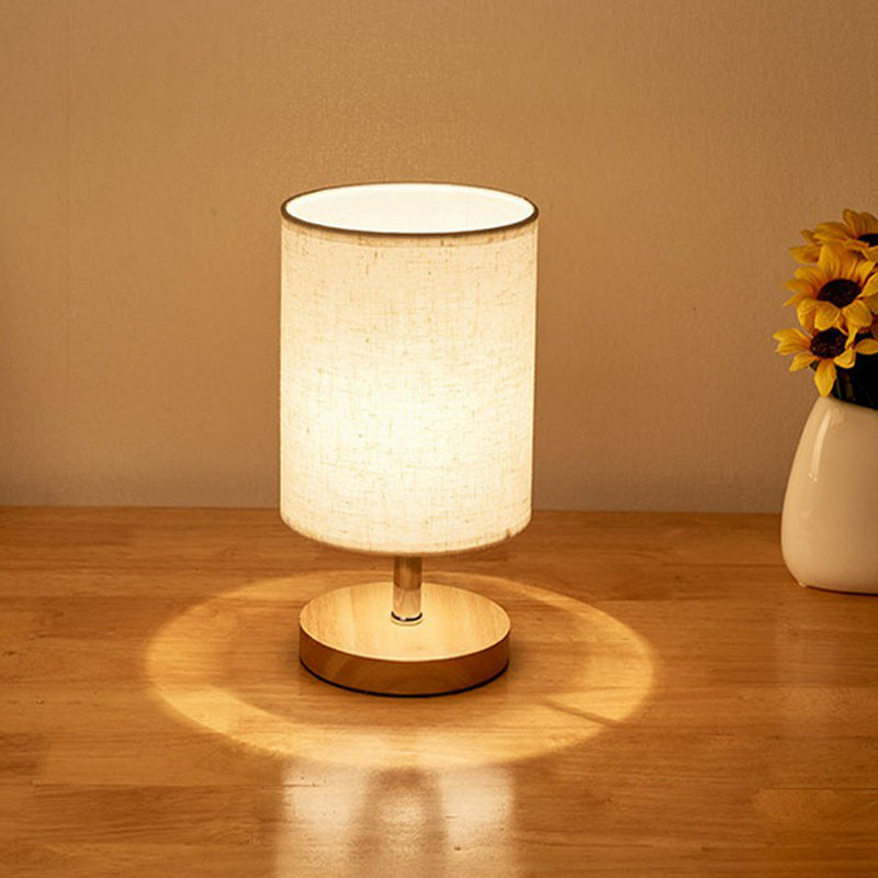 LinenWood Minimalistische Tischlampe mit Holzfuß und Leinen-Schirm  