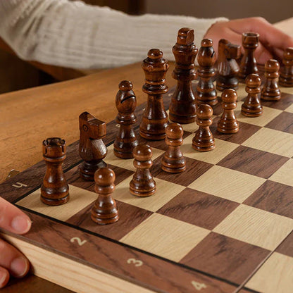 Luxuriöses magnetisches Schachspiel aus Holz mit klappbarem Brett für Reisen und klassisches Spiel