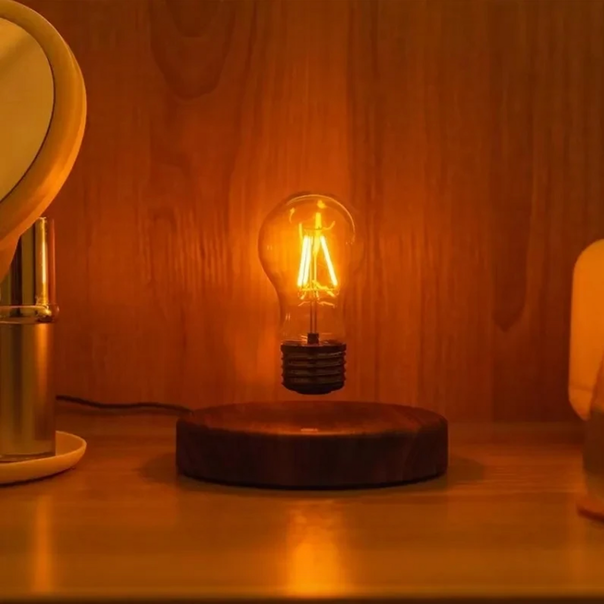 Magnetisk svævende LED-lampe med 360-graders rotation