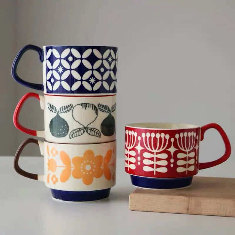 Keramikkopper til kaffe i midcentury-stil med retro mønstre