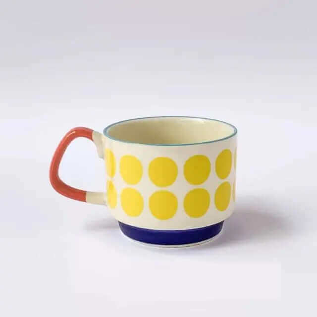 Keramikkopper til kaffe i midcentury-stil med retro mønstre
