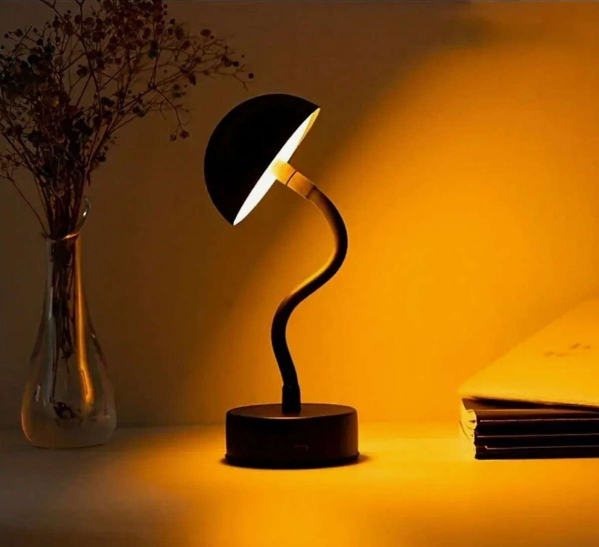 Moderne dæmpbar LED-bordlampe med touchbetjening
