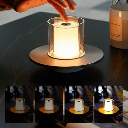 Moderne ledtafellamp met inductieve aanraakbediening en warm kaarslicht