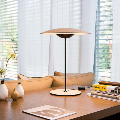 Moderne metalbordlampe med integreret LED-belysning